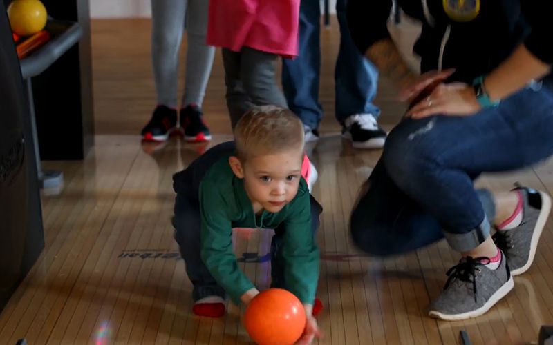 mini-bowling-kid